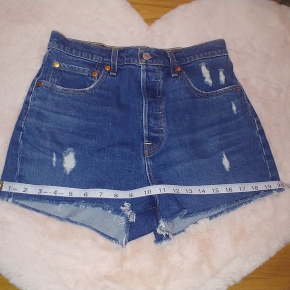 Levi's Ribcage Shorts - Picture 11 of 11